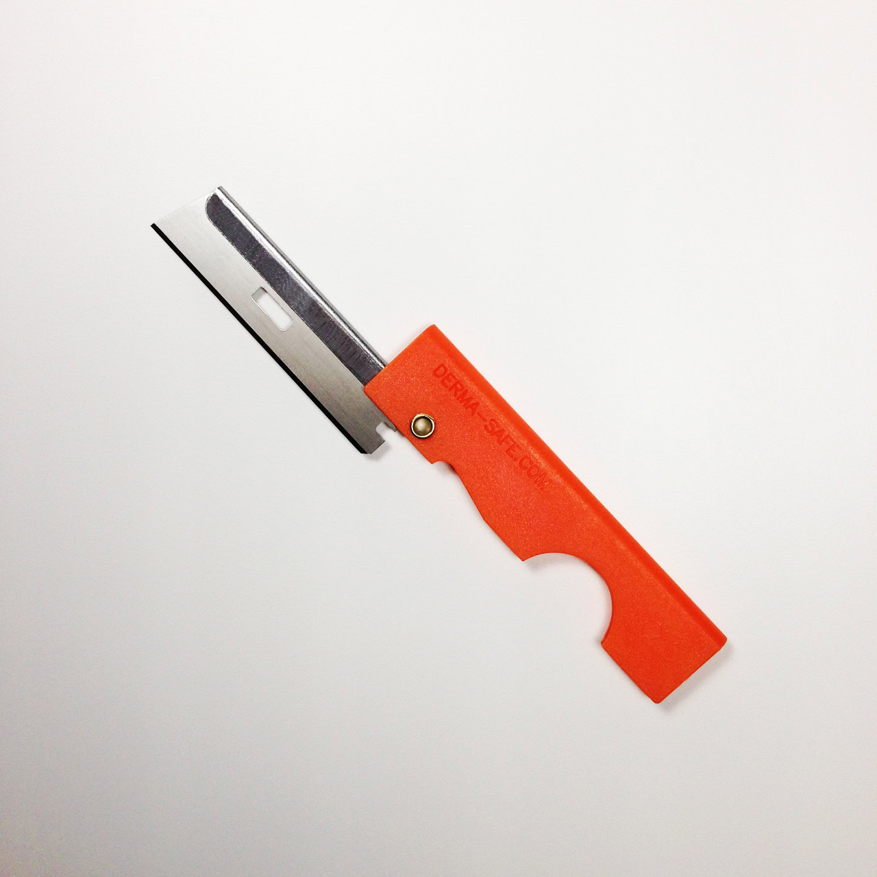 a razorblade folding knife